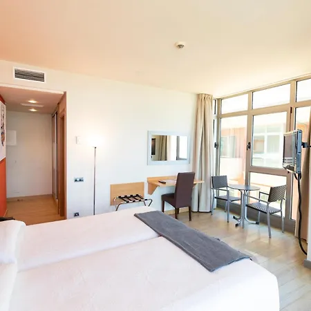 호텔 Maritimo Ris Con Garaje 3*