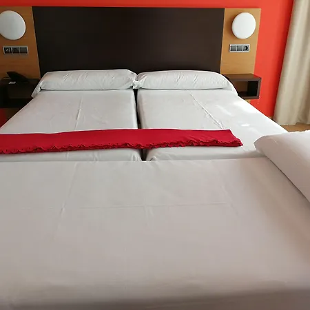 Hotel Maritimo Ris Con Garaje 3*