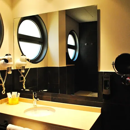 Hotel Maritimo Ris Con Garaje 3*