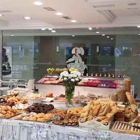 호텔 Maritimo Ris Con Garaje 노하