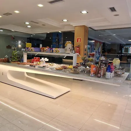 Maritimo Ris Con Garaje 酒店 3*