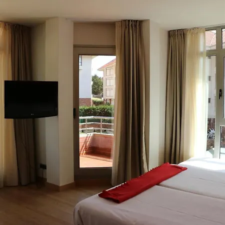 Maritimo Ris Con Garaje 호텔