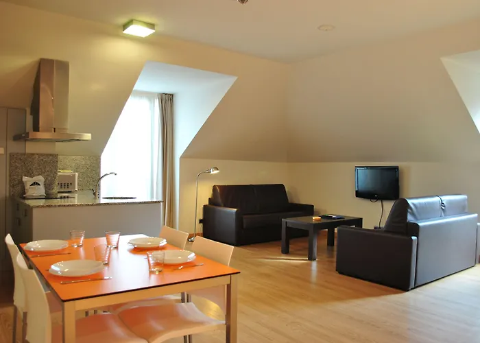 Maritimo Ris Con Garaje فندق نوخا