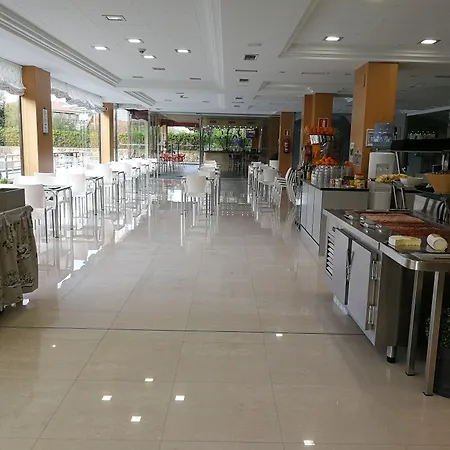 Maritimo Ris Con Garaje 酒店 3*